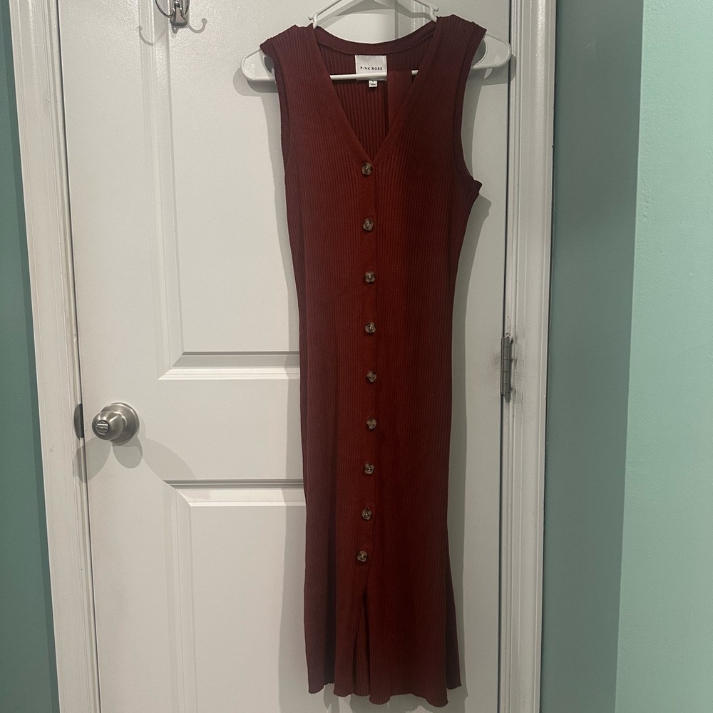 Pink Rose Sleeveless Button-Down Midi Dress in Deep Red